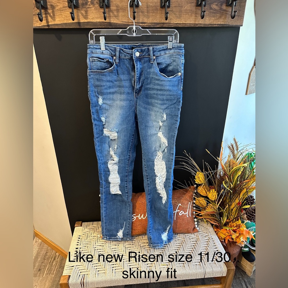 Like new Risen Jean size 11/30 distressed skinny fit